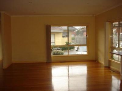 2 / 8 Colonel Street, Clayton