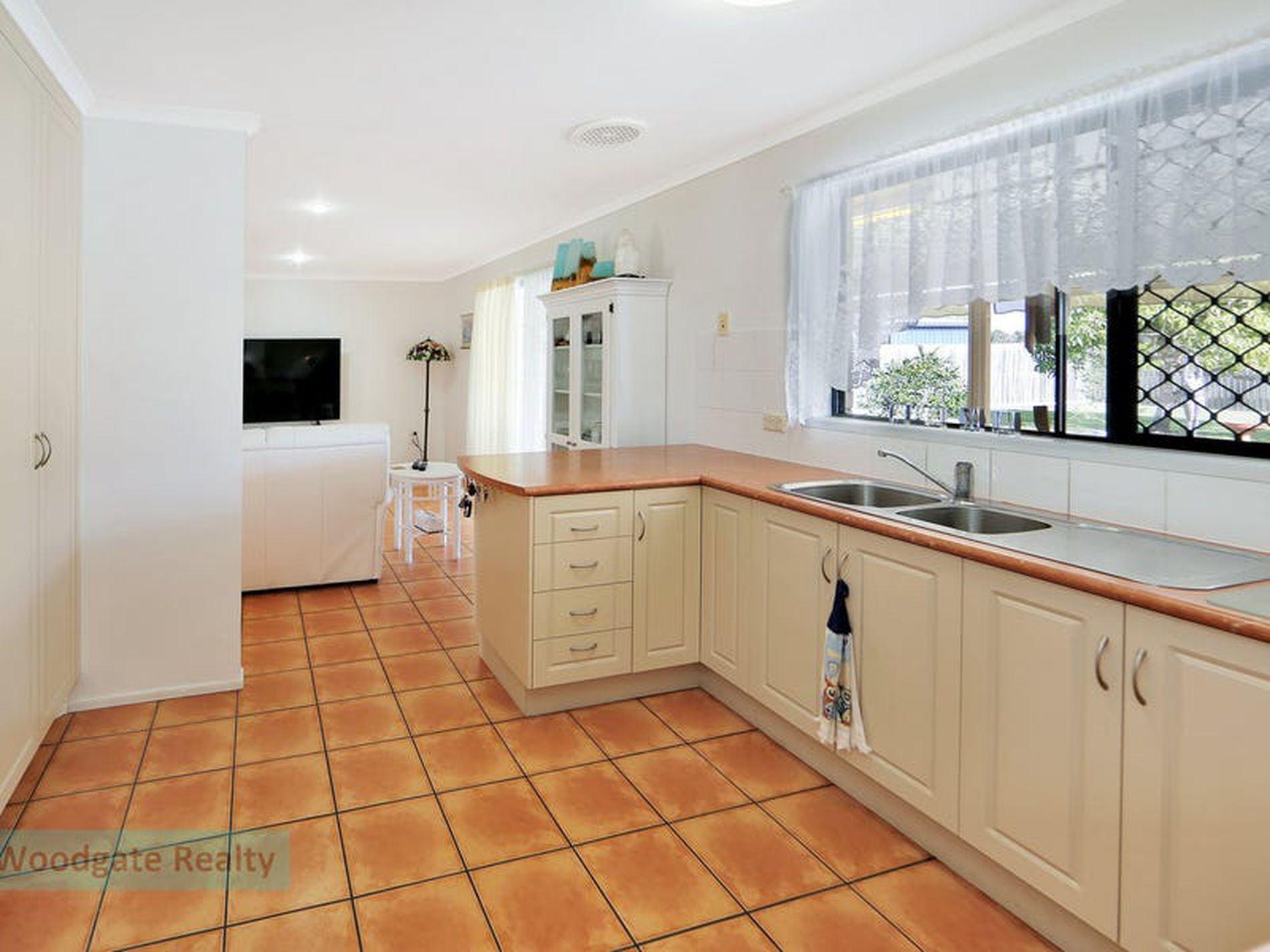 2 Sunset Ave, Woodgate