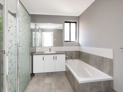 3 Luminous Boulevard, Bennett Springs