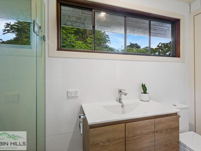 28 Standing Street, The Channon