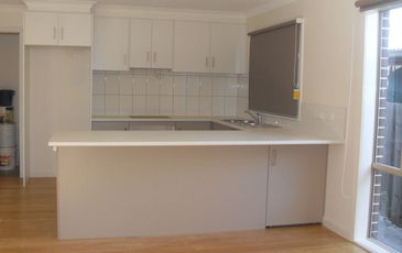 3 / 17 Henry Steet, Pakenham