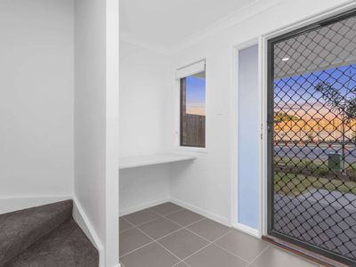 10 / 15 Waratah Way, Morayfield