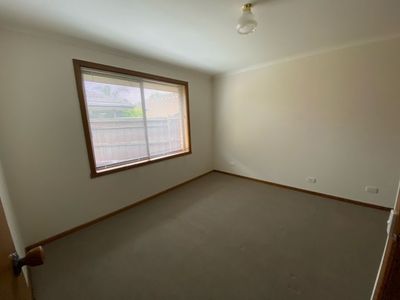 1 / 247 Greaves Street North, Werribee