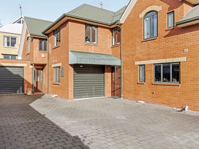 2 / 384 Madras Street, City Centre