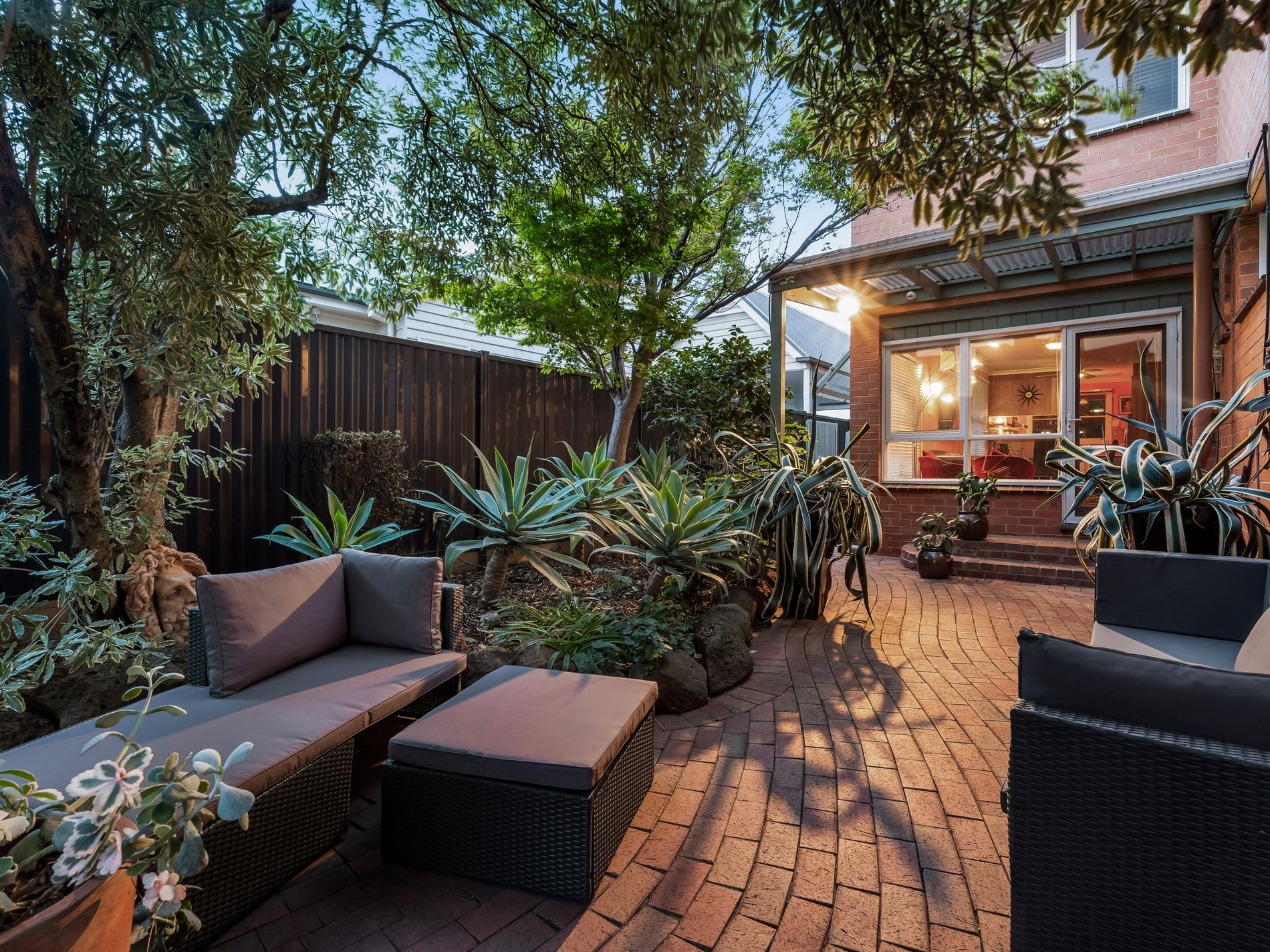 37 Myrtle Grove, Altona