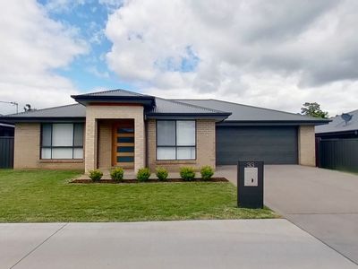 33 Boyd Ave, Dubbo
