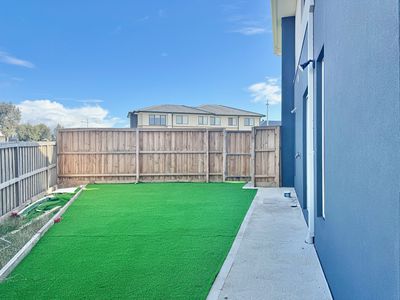 2 Semolina Street, Manor Lakes