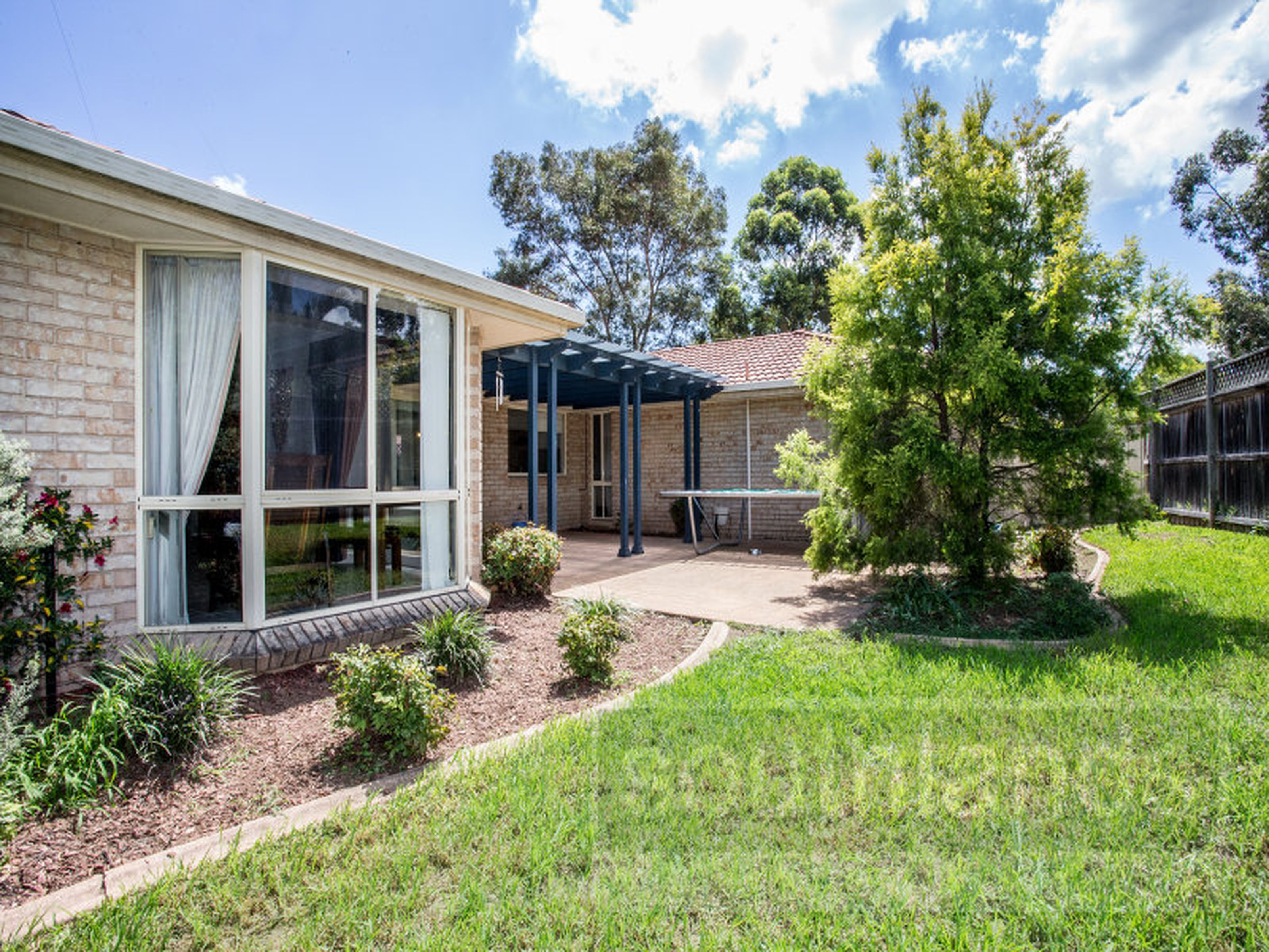 4 Brigadoon Ave, GLENMORE PARK