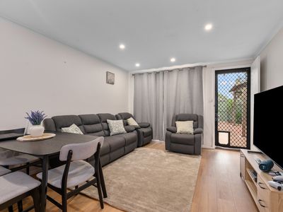 Unit 5 / 90 Bourke Street, Piccadilly
