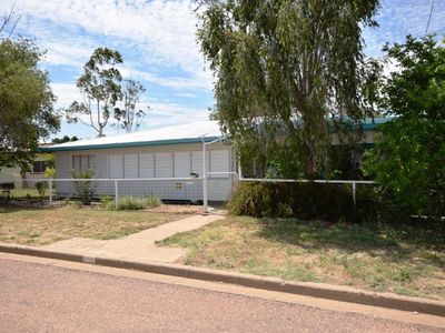72 Falcon Street, Longreach