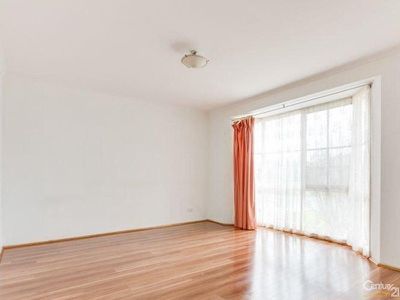 10 Mirranda Gardens, Hampton Park