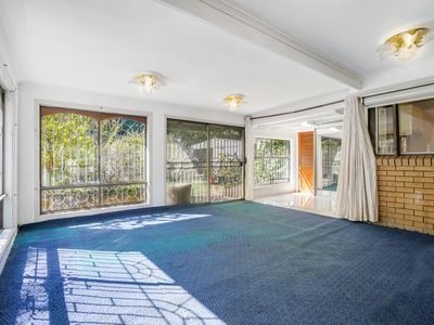 27 Dorset Close, Wakeley