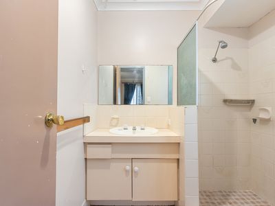 1 Bessant Court, Camillo