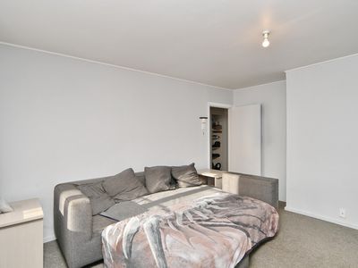1 / 38 Fenchurch Street, Redwood