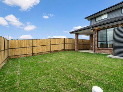 8 Flemington Parkway, Box Hill