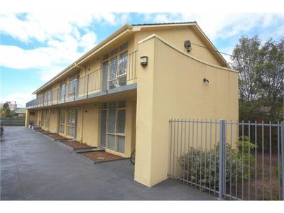 2/95-97 Summerhill Road, Footscray