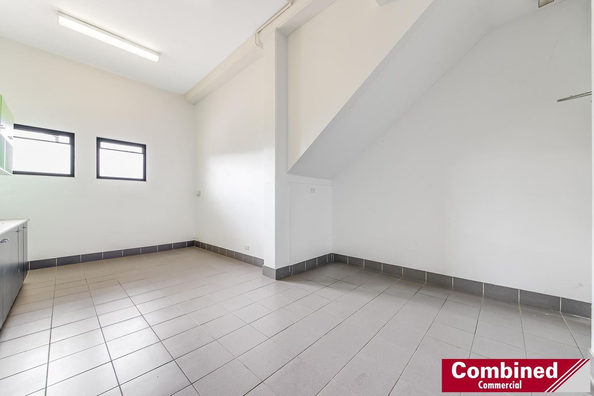 1 / 16 Porrende Street, Narellan