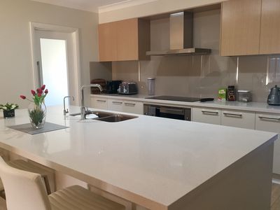 33 Brushgrove Circuit, Calderwood