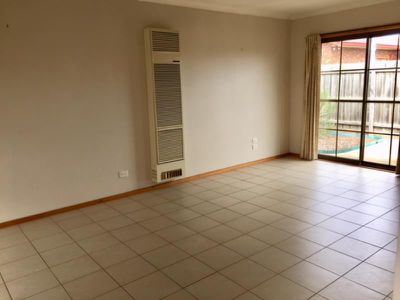 2/3 Patterson Avenue, Hoppers Crossing