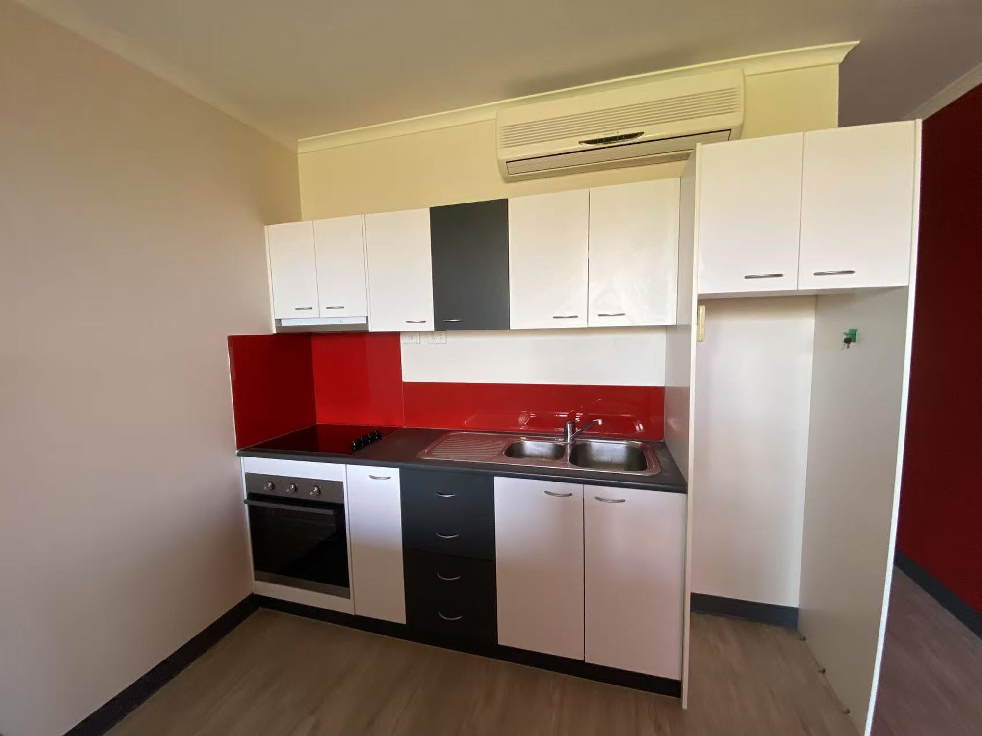 24 / 13 Yates Street, Mawson Lakes