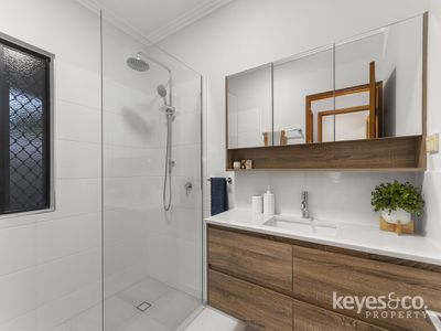 13 Hawkesbury Lane, Douglas