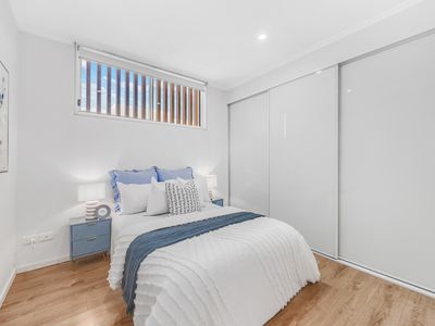 a309 / 18 Carlingford Road, Epping