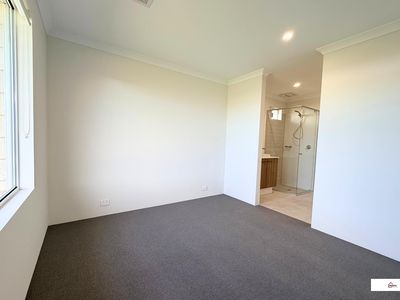 13 Magnolia Way, Lakelands