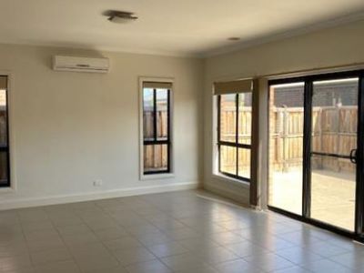 1/158 Botanica Springs Boulevard, Brookfield