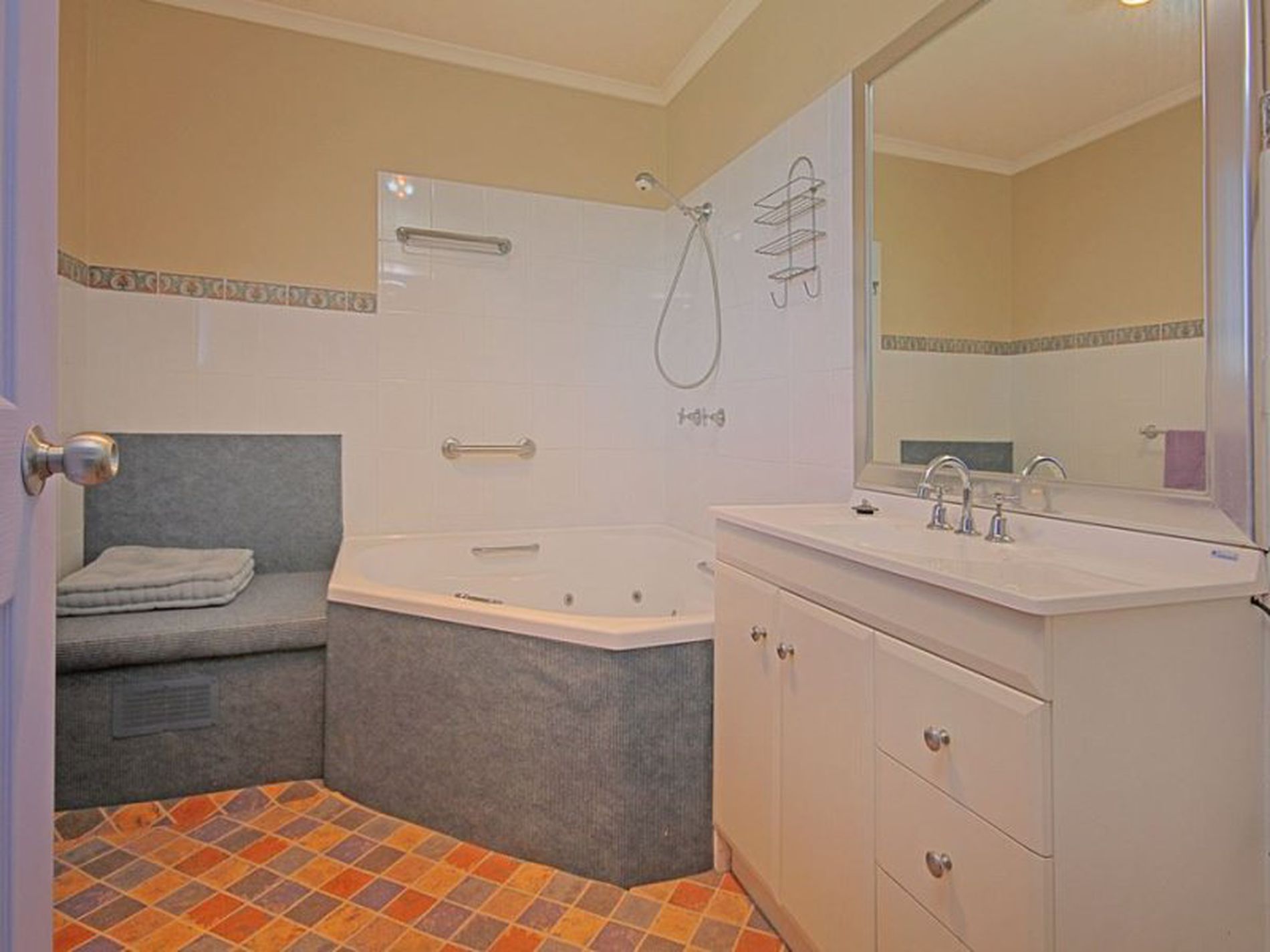 77 Garrads Lane, Milton