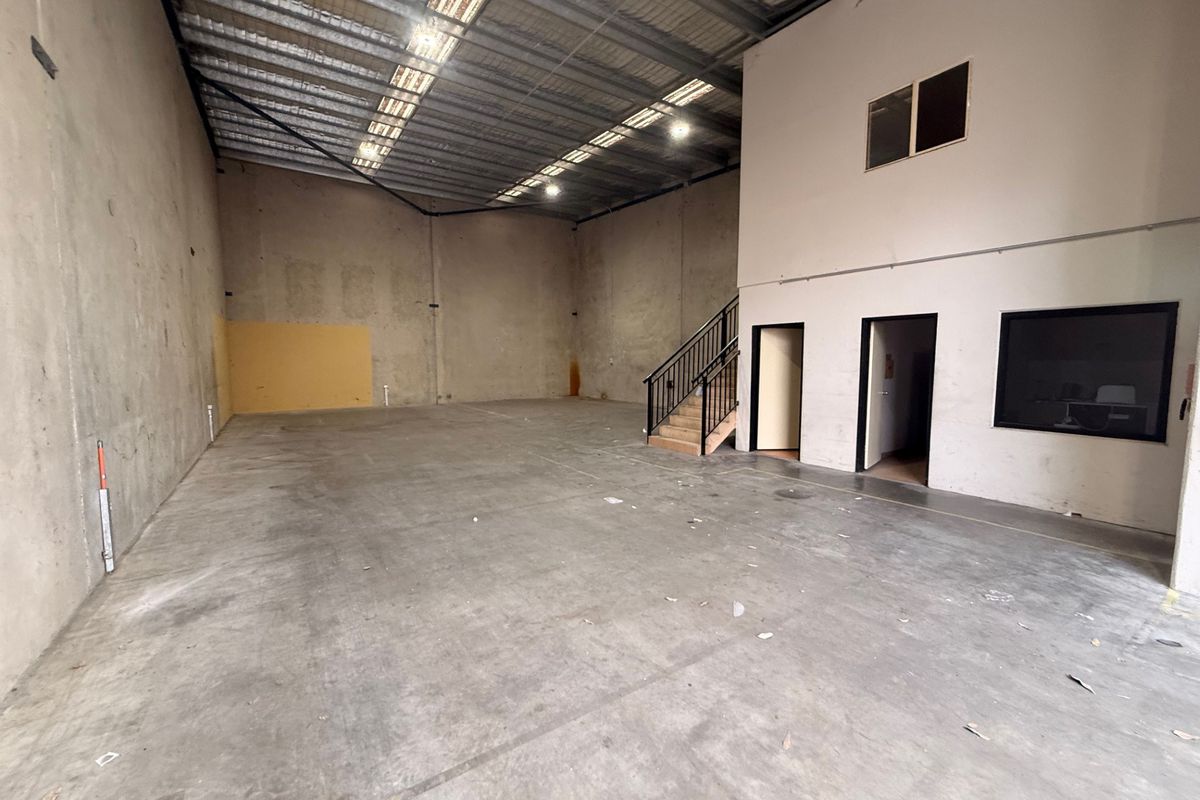 3 / 8 Samantha Place, Smeaton Grange