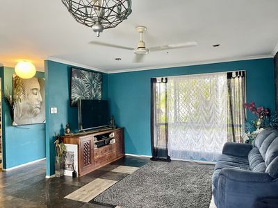 2 / 2 Hakea Court, Kawungan