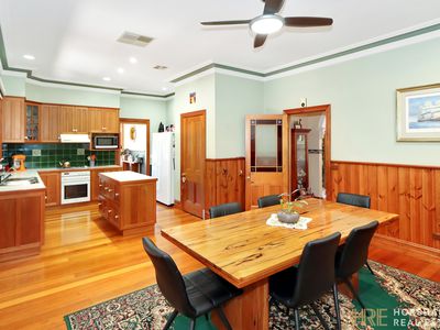 12 Farrar Avenue, Horsham