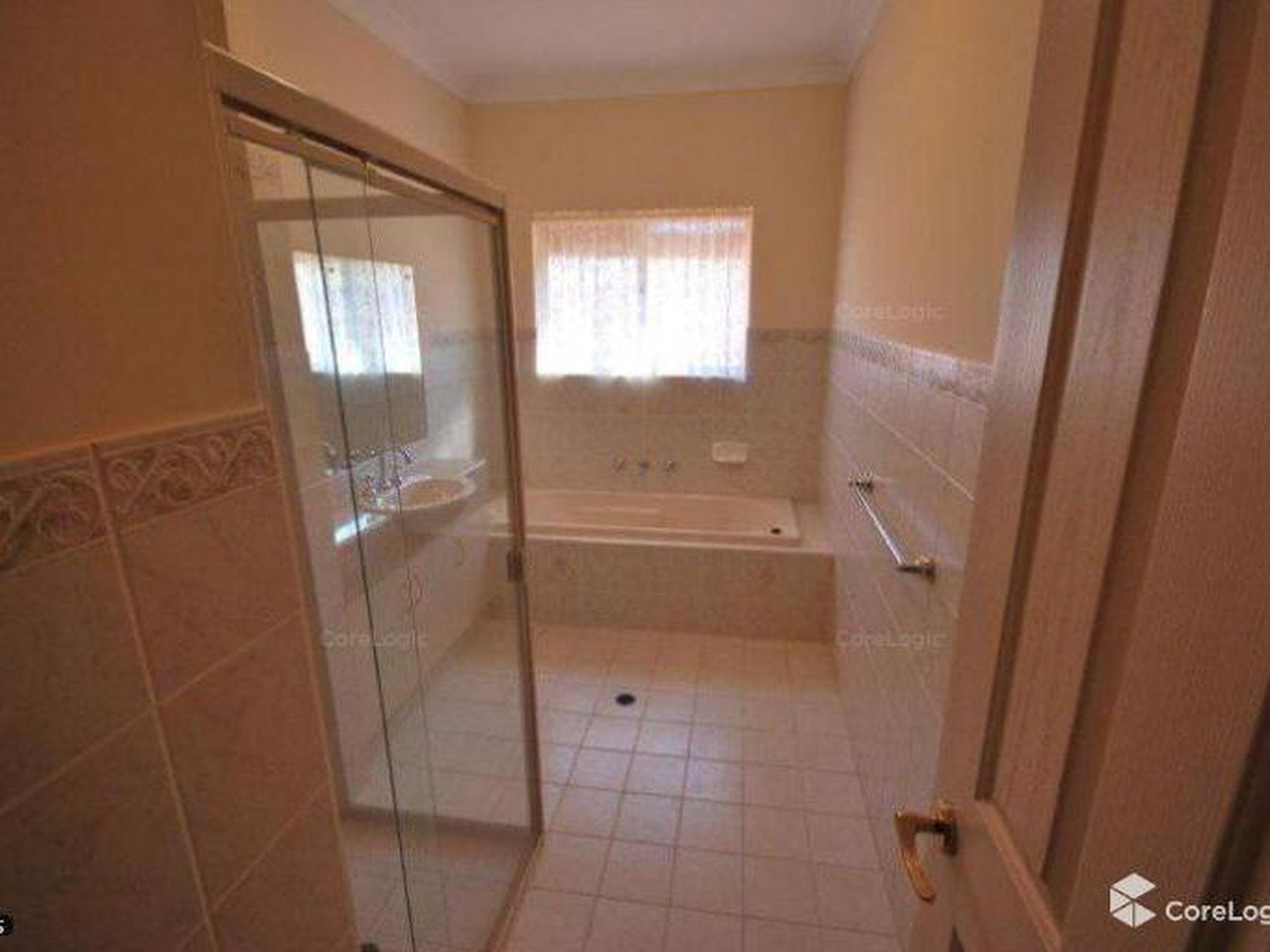 15A Everard Avenue, Ashford
