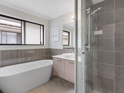 16 Ross Street, Rochedale