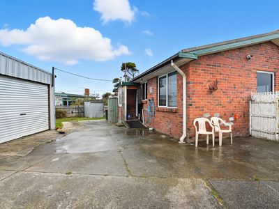 46 Davies Street, George Town