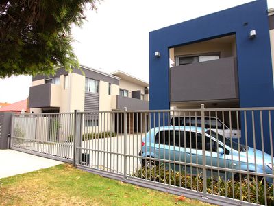 8 / 31 Pollard Street, Glendalough