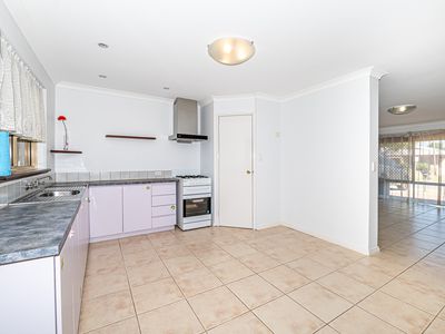 12 Carakine Grove, Thornlie