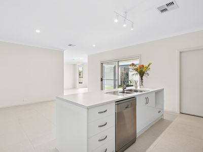 16 Union Road, Normanville