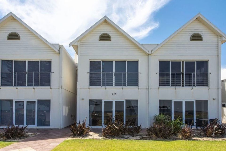 2 / 216 Arcadia Dr, Shoalwater