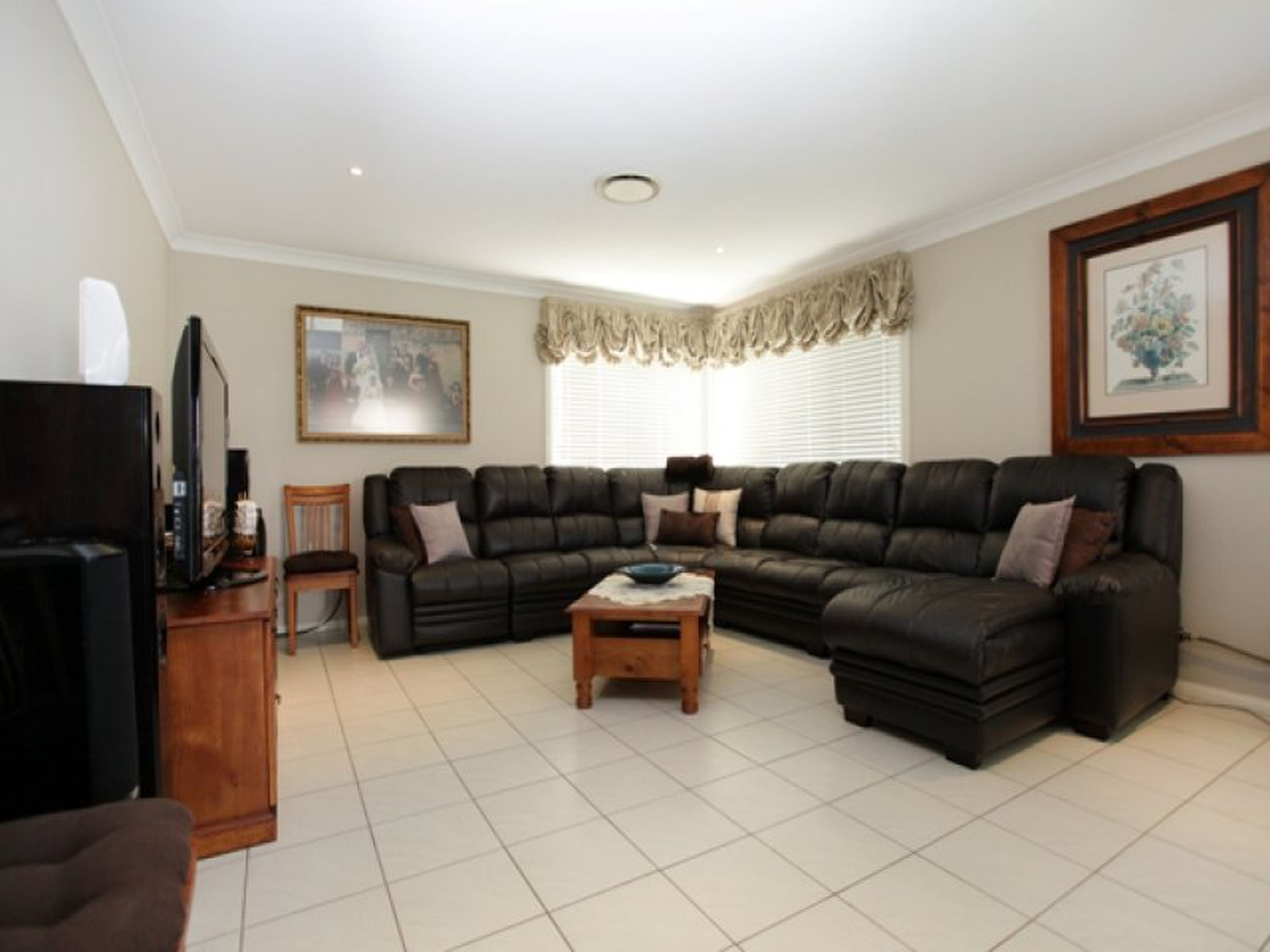22 Glengarry Drive, GLENMORE PARK