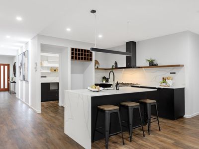 18 Pathfinder Road, Coomera Waters