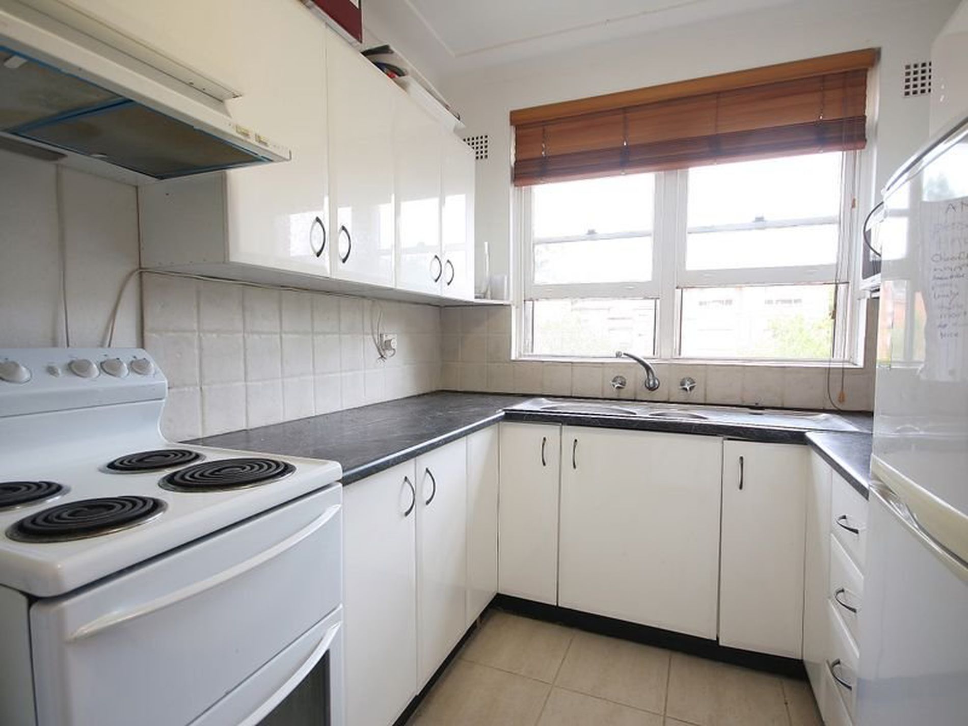 13 / 1 Gray Cresent, Eastlakes
