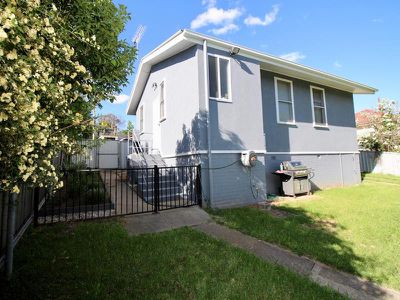 328 Rocket Street, West Bathurst