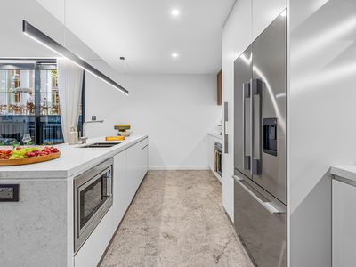 12 Rothschild Avenue, Rosebery