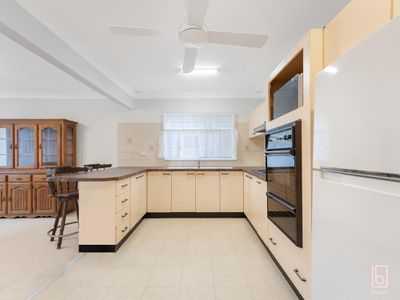 8 Canton Parade, Noraville