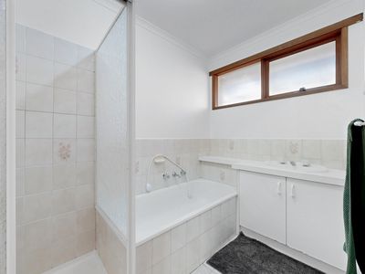 8 Geraldine Drive, Hampton Park