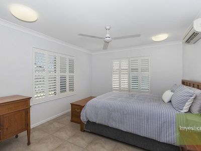 12 Hawkhurst Place, Kirwan