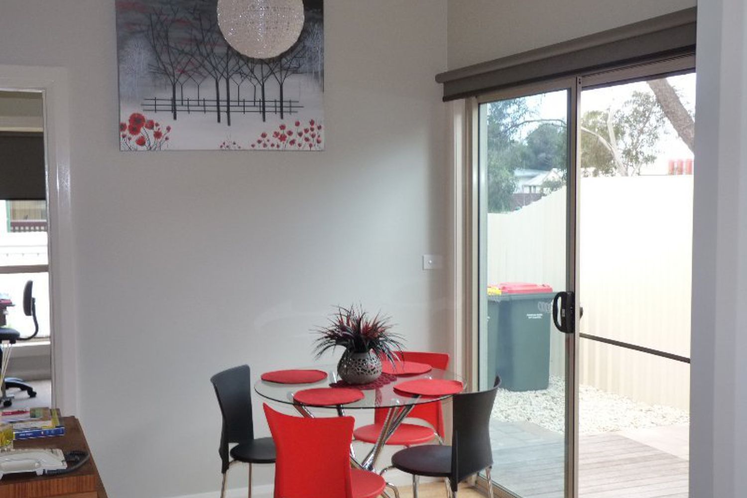 1 / 13 Deakin Court, Horsham