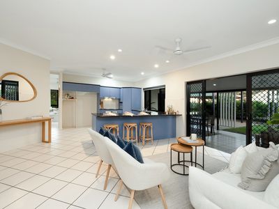 1 Saint Helens Drive, Mount Louisa