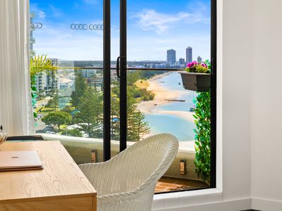 1402 / 41 Labrador Street, Labrador